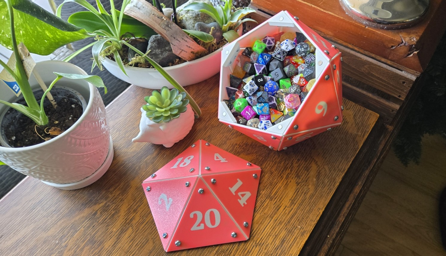 Pixie Pink Dice Vault, open with dice inside